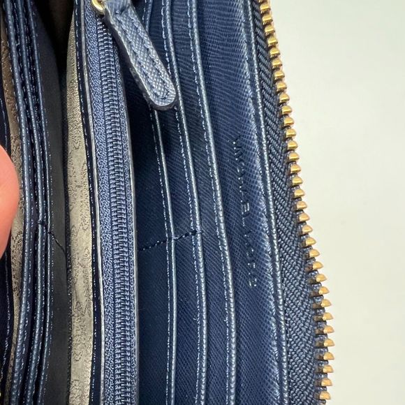 Michael Kors Jet Set wallet Continental Logo signature zip large checkbook ID - Picture 14 of 16